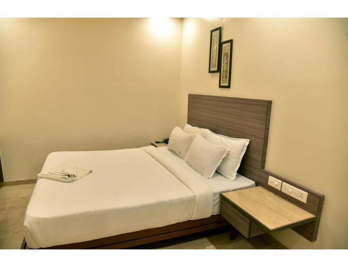 Hotel Dwarka, Nagpur Ngoại thất bức ảnh